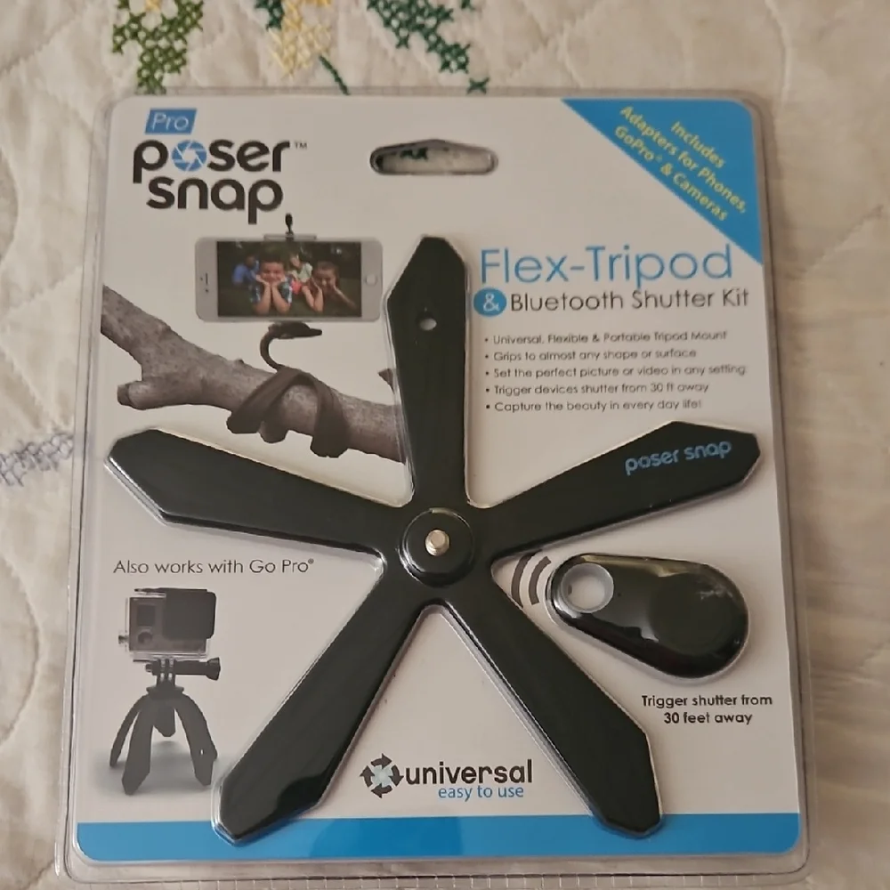 Black Flex-Tripod & Bluetooth Shutter Kit